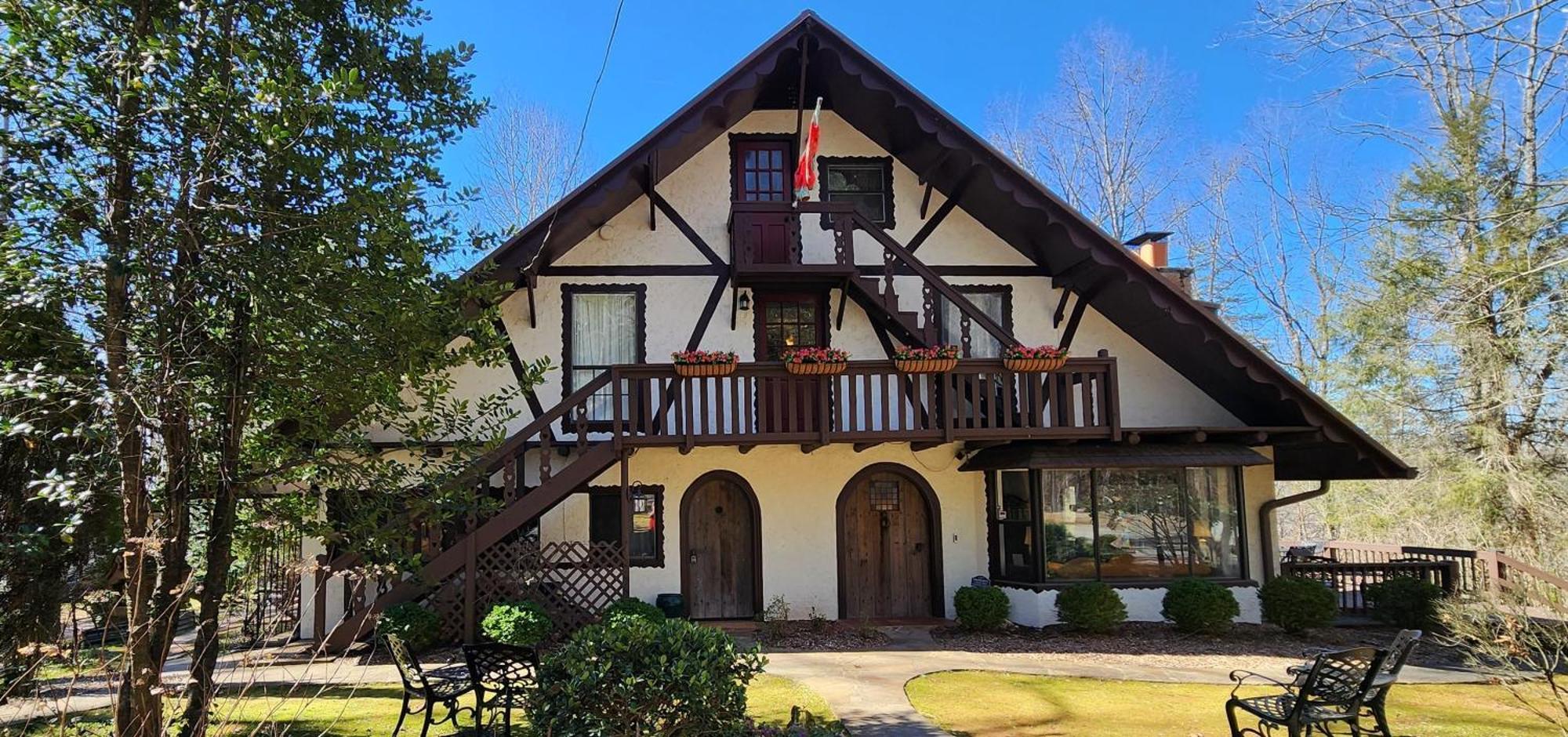 Lily Creek Lodge 달로네가 외부 사진