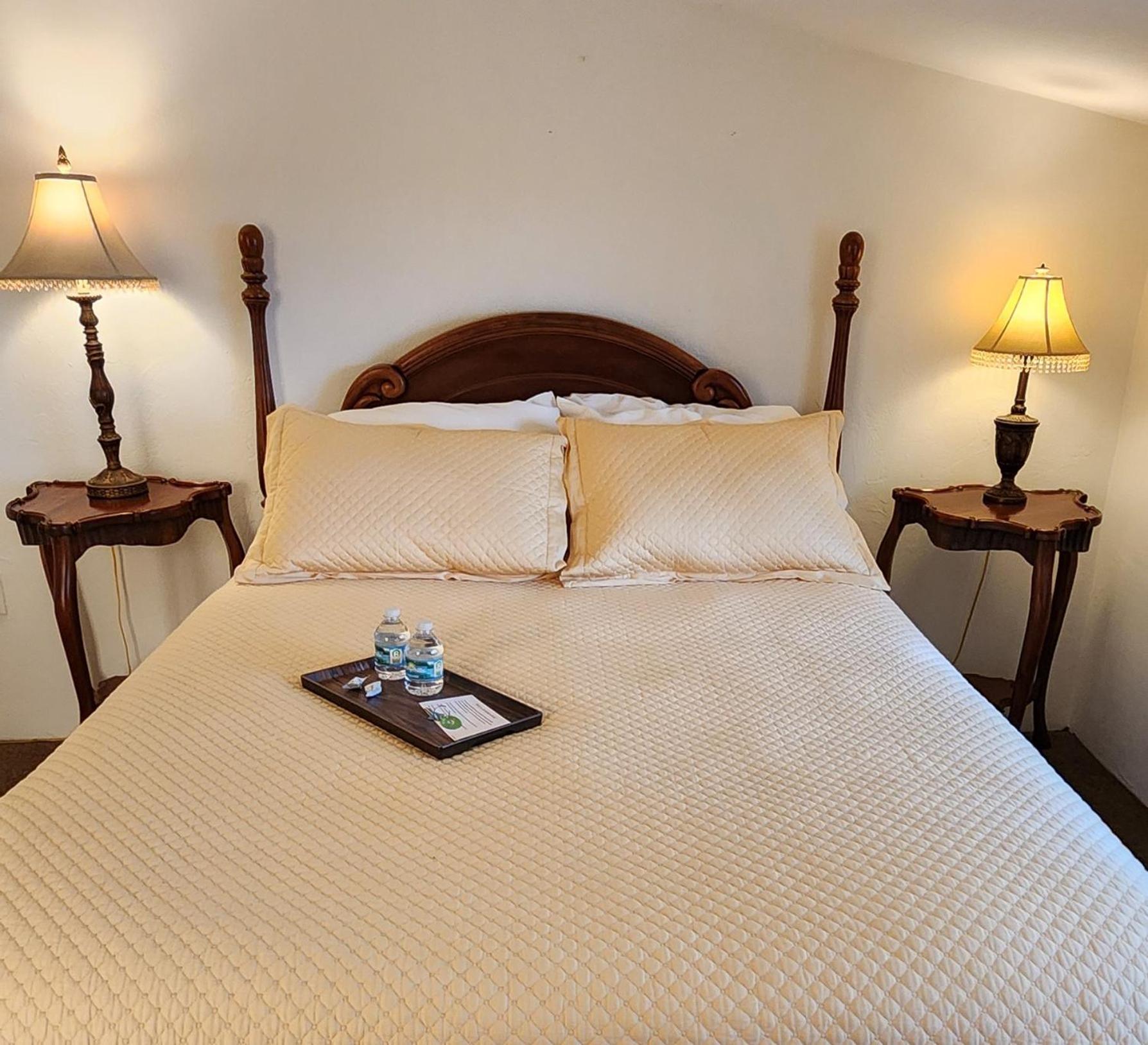 Lily Creek Lodge 달로네가 외부 사진